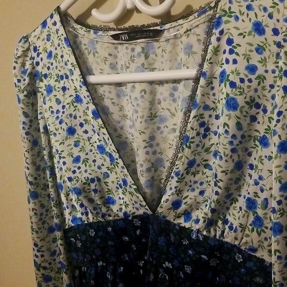 Zara Two Toned Satin Blouse in a Floral Print - Picture 3 of 5